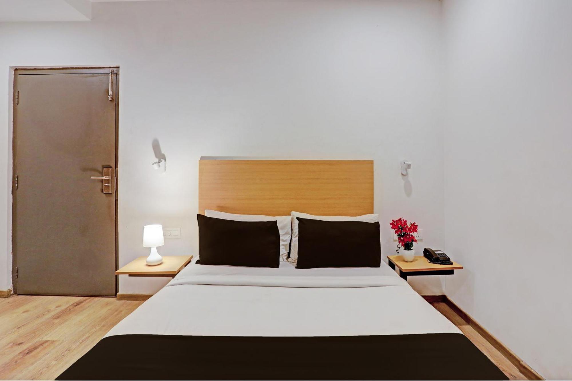 Super Townhouse Near Secunderabad Railway Station, Yashoda Hospital, Patny Centre Exterior photo