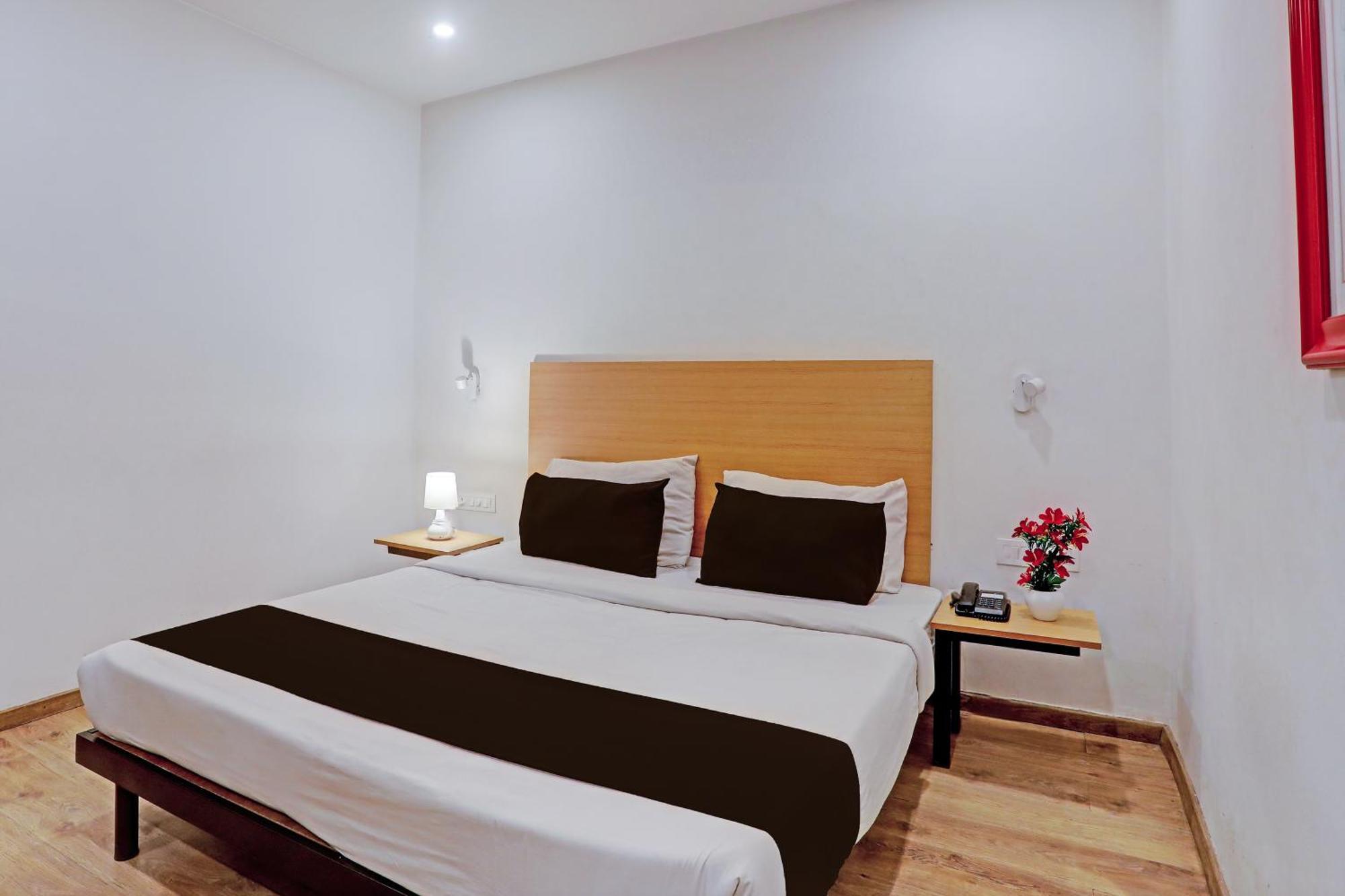 Super Townhouse Near Secunderabad Railway Station, Yashoda Hospital, Patny Centre Exterior photo