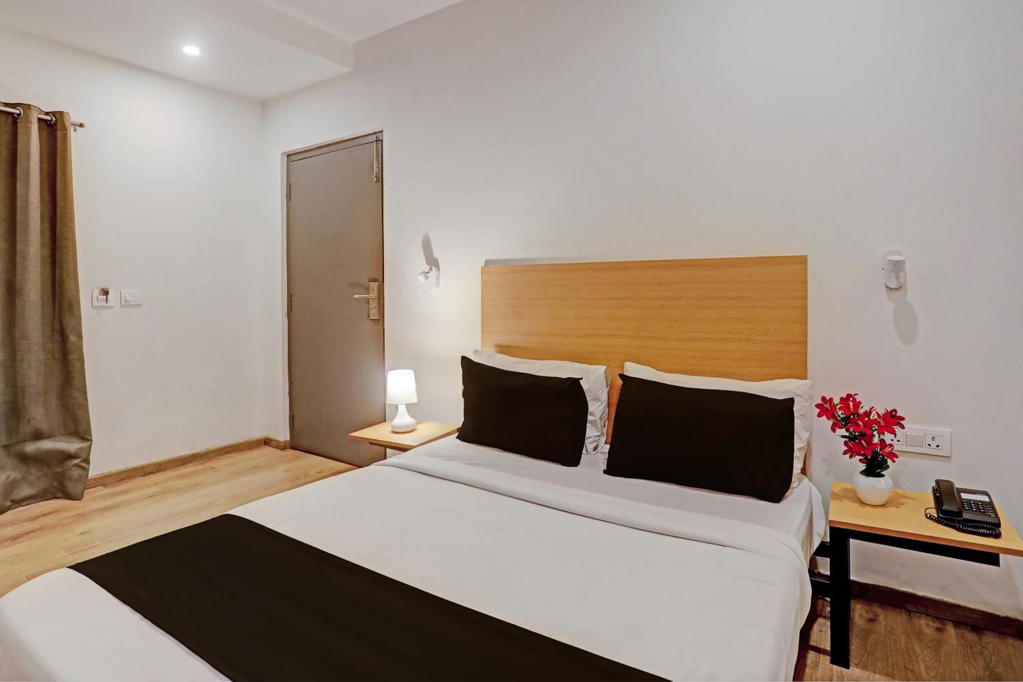 Super Townhouse Near Secunderabad Railway Station, Yashoda Hospital, Patny Centre Exterior photo